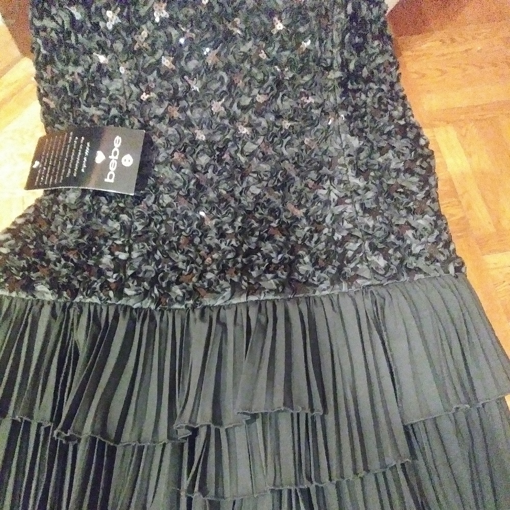 BEBE BLACK NEW RUFFLE DRESS IN MEDIUM - Picture 6 of 7
